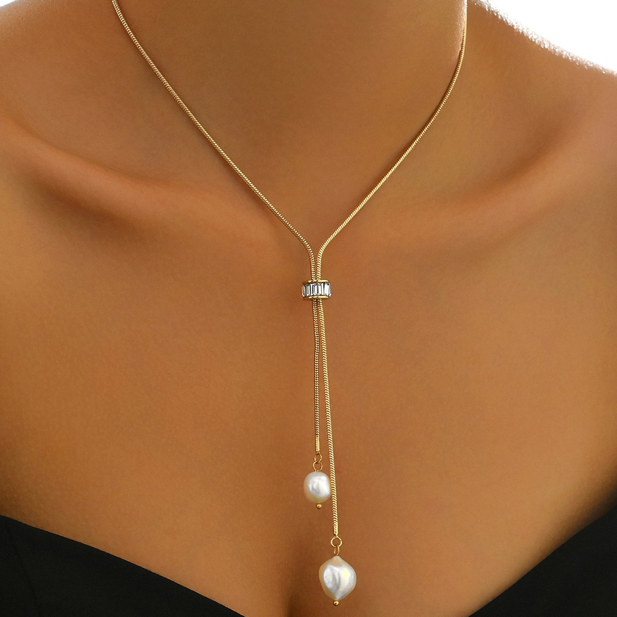 Elegant Gold Pearl Pendant Necklace With